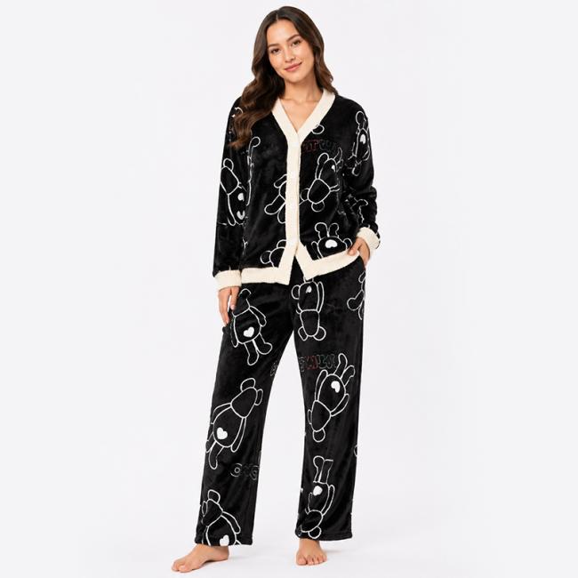 Pijama de felpa para mujeres